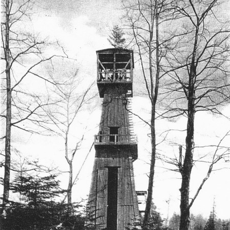 Crude oil mines in Iwonicz – Zdrój, an archival photo.