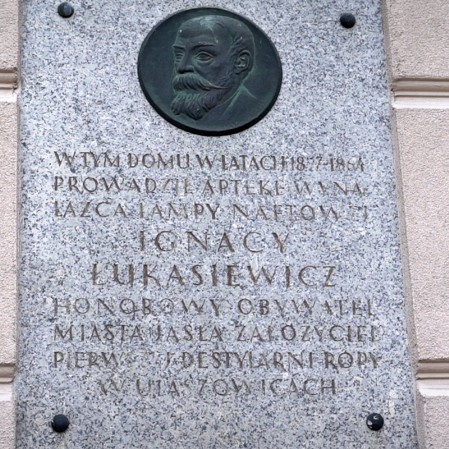 The plaque commemorating the pioneer of the oil industry.