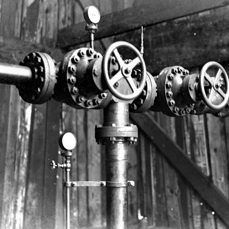 Crude oil mines in Potok, oil facilities, 1932.