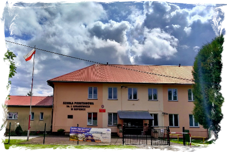 Ropienka. Ignacy Łukasiewicz School.