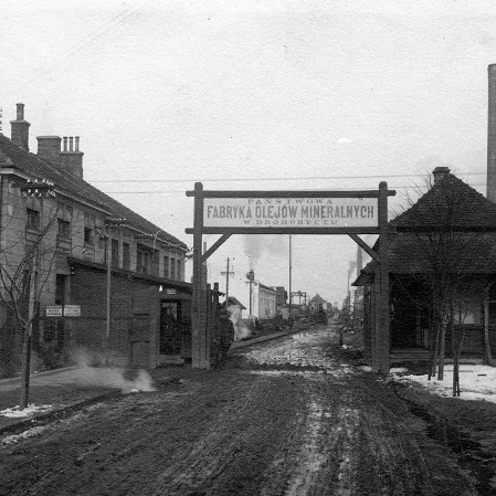 Państwowa Fabryka Olejów Mineralnych „Polmin” w Drohobyczu - widok zewnętrzny, ok. 1919-1939 r.