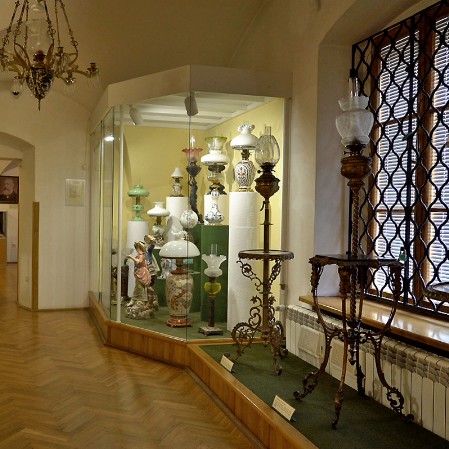 Kolekcja lamp naftowych w  Muzeum Podkarpackim w Krośnie.2